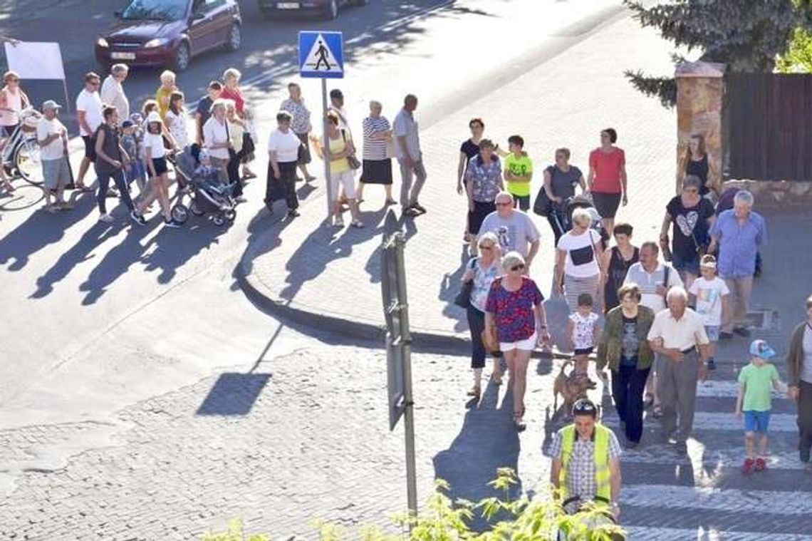 Mieszkańcy blokowali ulicę, chcą poprawy bezpieczeństwa. "Protestujemy. Ronda oczekujemy"