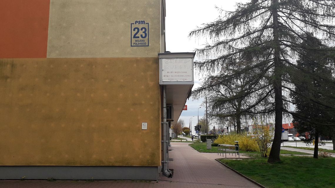 Mieszkańcy bloku w Puławach mają dość. Życie zatruwa im jeden z sąsiadów