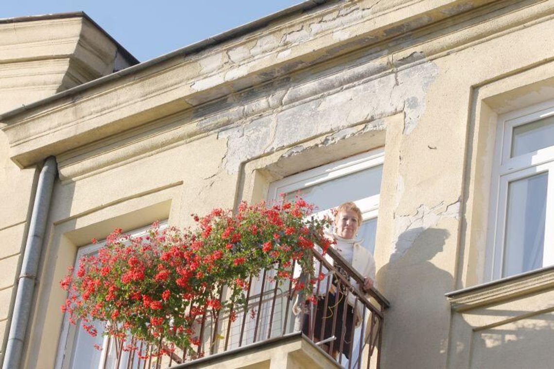 Mieszkańcy budynku przy ul. Czwartek: Od 17 lat czekamy na remont! Mieszkańcy budynku przy ul. Czwartek: Od 17 lat czekamy na remont!
