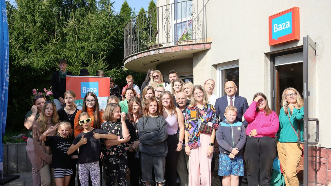 Mieszkańcy Kośminka mają swoją „Bazę” Mieszkańcy Kośminka mają swoją „Bazę”