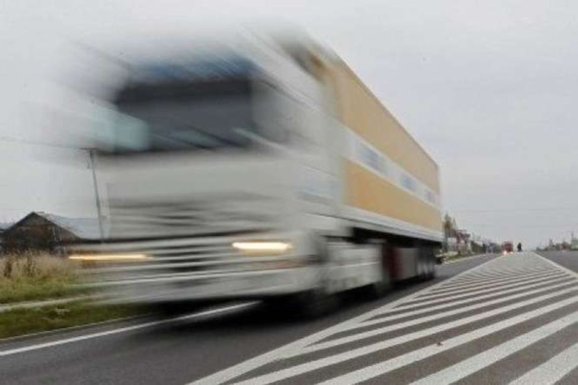 Mieszkańcy mają dosyć tirów. Miasto zbada natężenie ruchu Mieszkańcy mają dosyć tirów. Miasto zbada natężenie ruchu