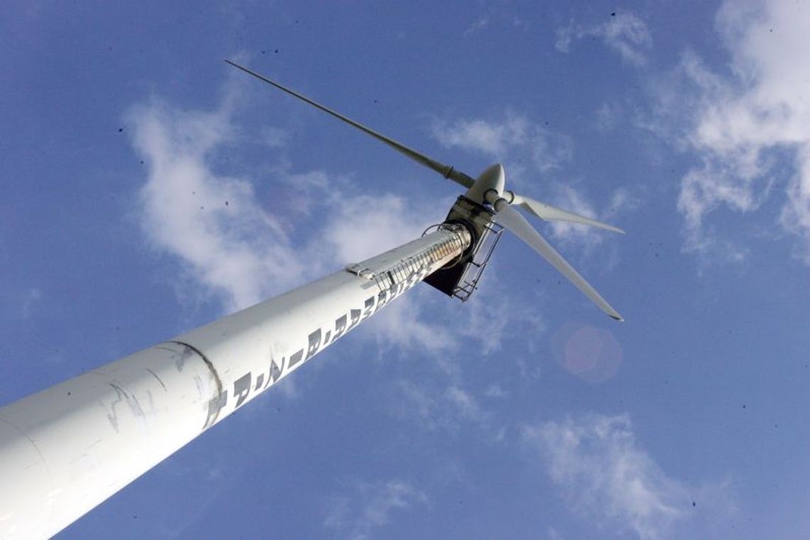 Mieszkańcy nie chcą elektrowni wiatrowej. Wójt: \"Bez wiatraków podniesiemy podatki\"