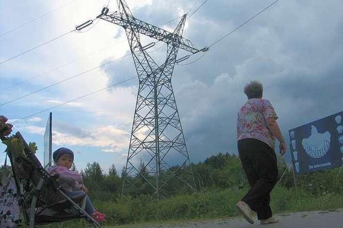 Mieszkańcy nie chcą masztów linii wysokiego napięcia obok domów. Będą protestować?