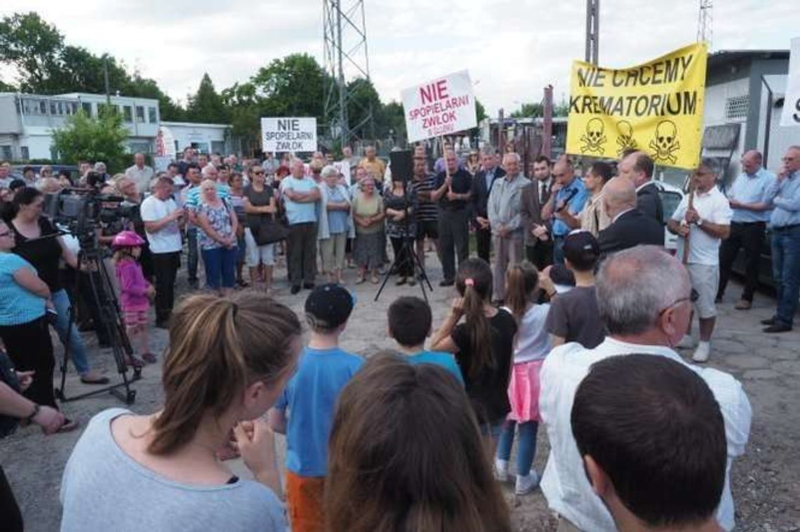 Mieszkańcy protestują, bo nie chcą spopielarni zwłok. Czy jest się czego obawiać?