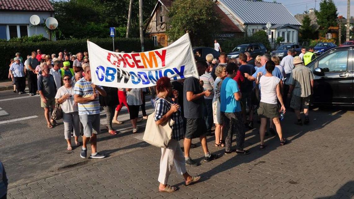 Mieszkańcy protestują w Stężycy. Żądają budowy obwodnicy