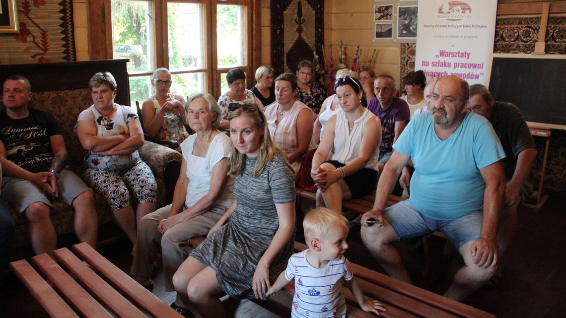 Mieszkańcy skarżą się na odór z chlewni. A właściciel planuje postawić kolejną. "Tu nie da się żyć"