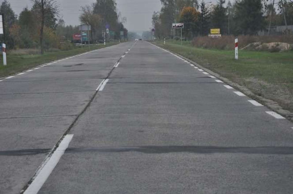 Mieszkańcy walczą o remont drogi Włodawa-Żuków. Mają dość betonowych płyt
