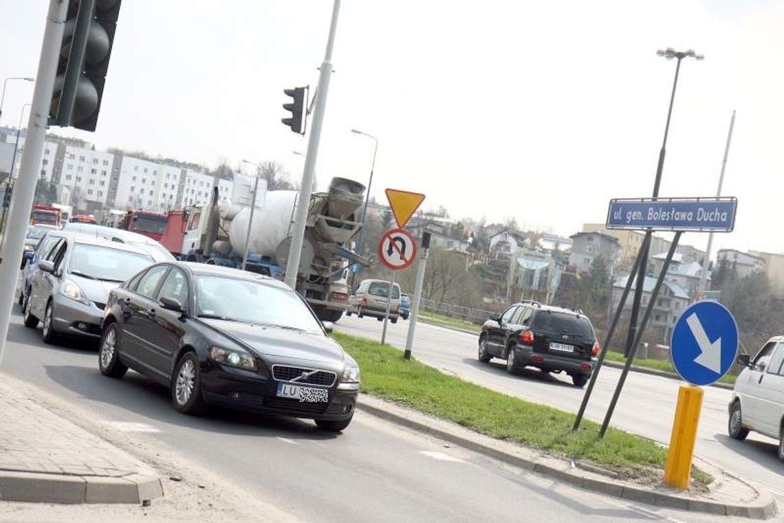 Mieszkańcy Willowej i Ducha poczekają. Przebudowa skrzyżowania opóźniona Mieszkańcy Willowej i Ducha poczekają. Przebudowa skrzyżowania opóźniona