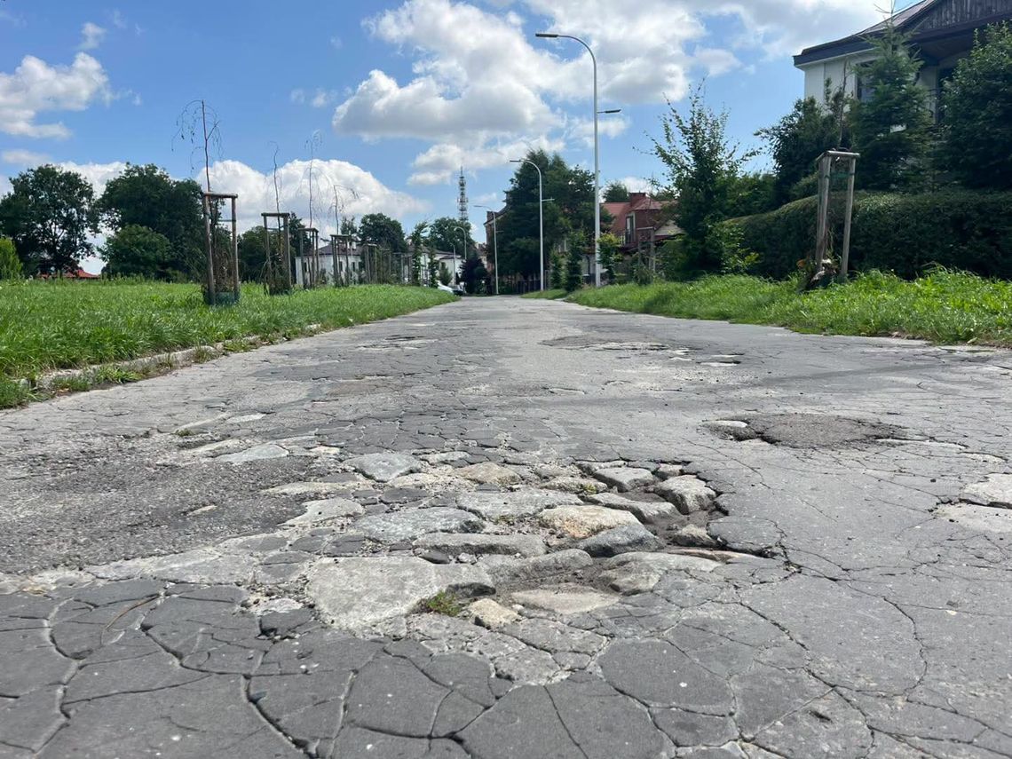 Mieszkańcy zagłosowali, drogowcy zaoszczędzili. Ruszają remonty ulic w Zamościu Remonty dróg Zamość