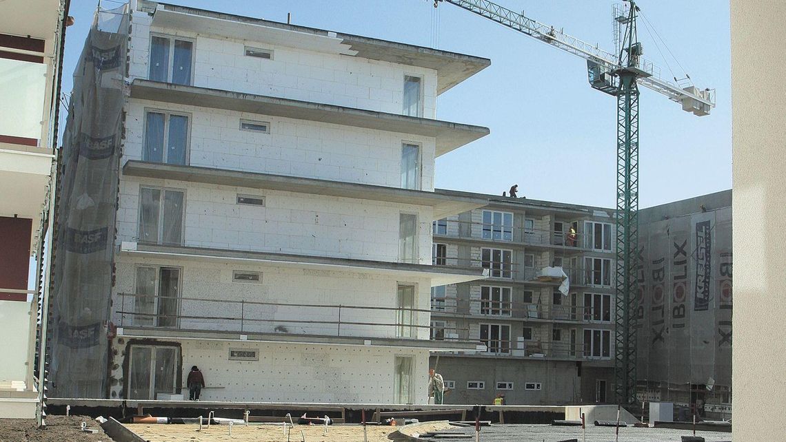 Mieszkania drożeją wolniej. Polacy wciąż bardzo chętnie zaciągają kredyty