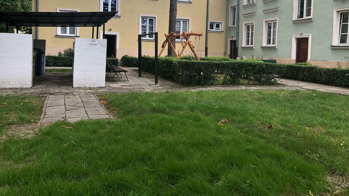 Mieszkaniec poprosił o nowy piasek, to im zlikwidowali piaskownice