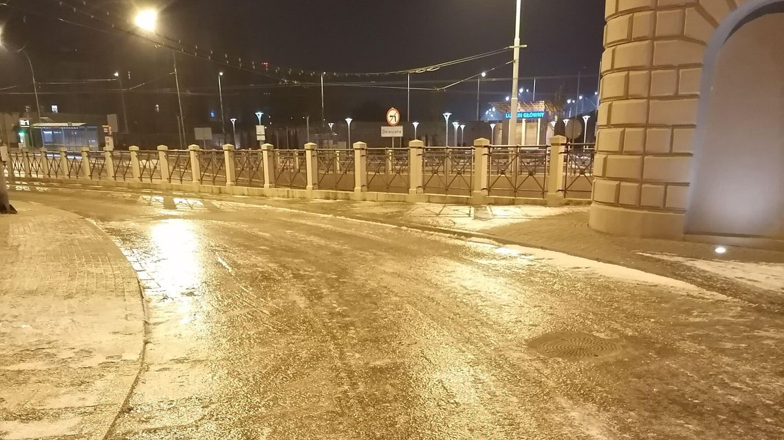 Mieszkanka Lublina stawia pytanie: czy musi być tak ślisko?