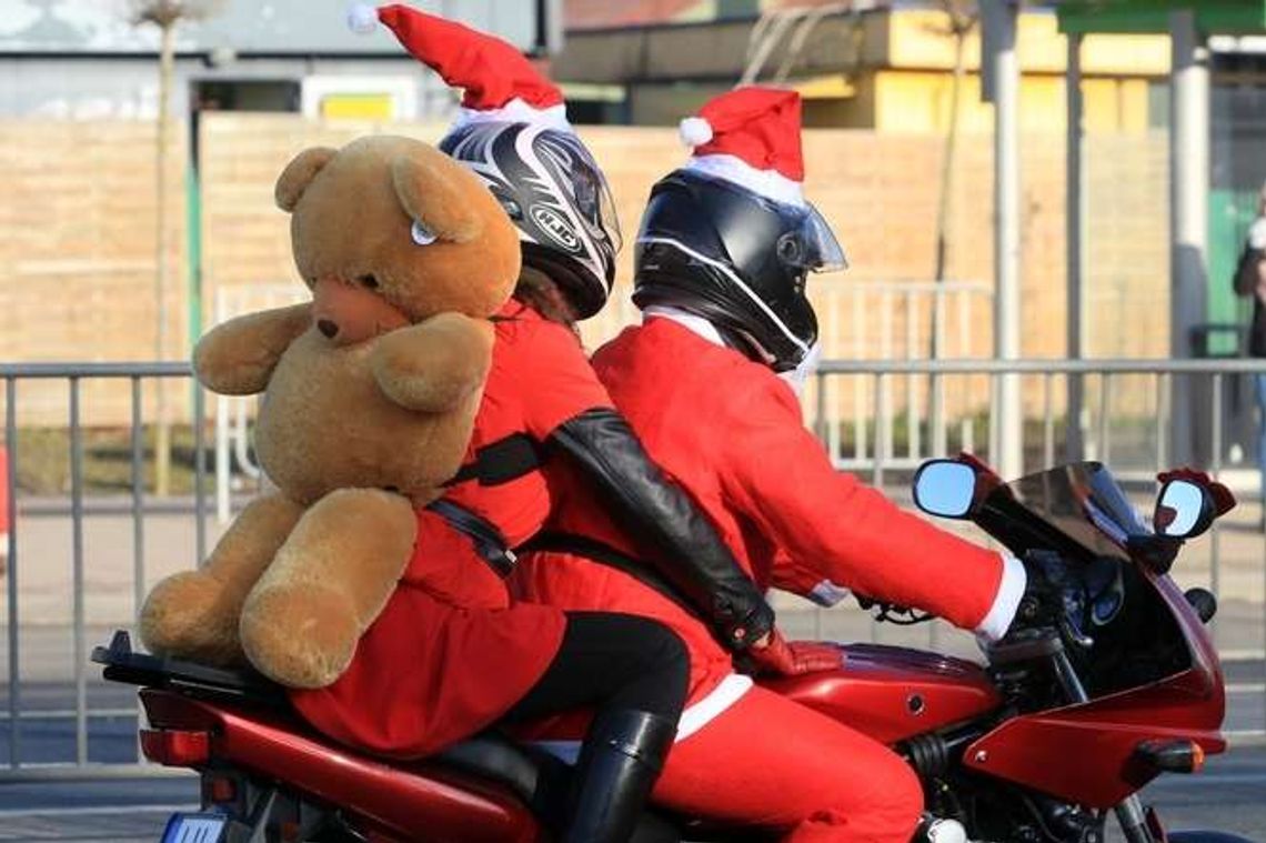 Mikołaje na motocyklach wzbudzali uśmiech. Cel był szczytny [zdjęcia]