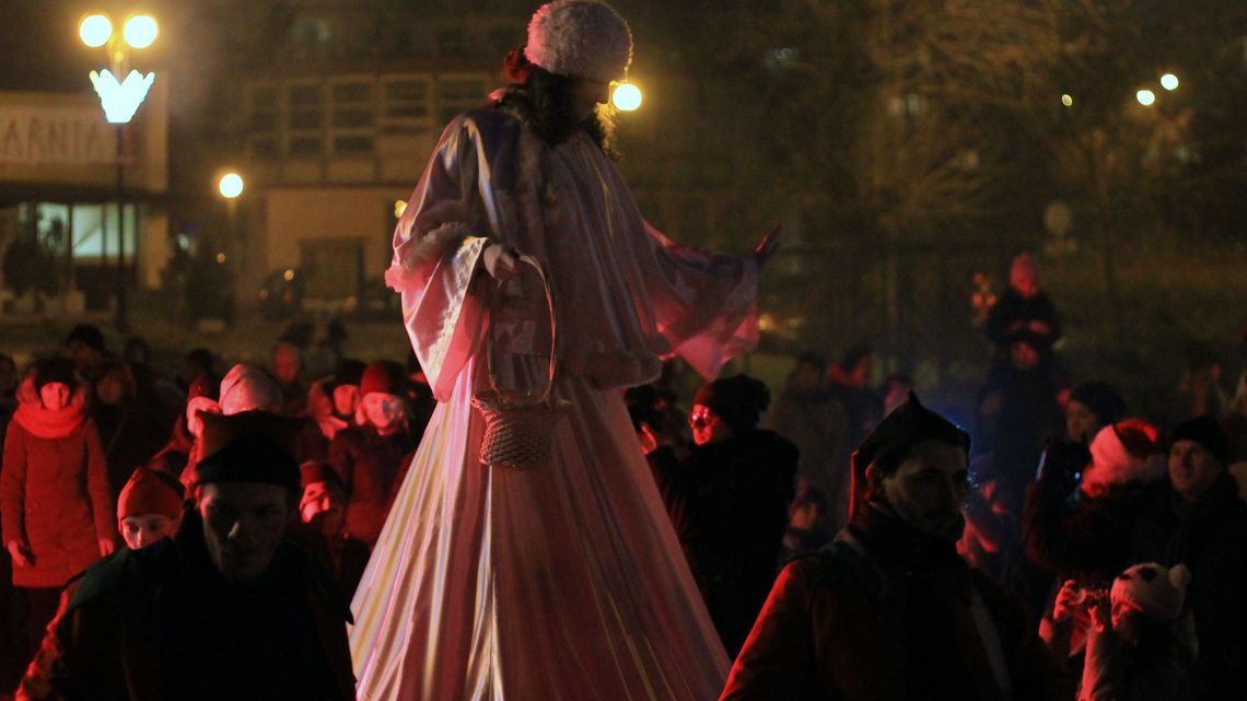 Mikołajki w Puławach, Korowód Królowej Śniegu [zdjęcia, wideo]