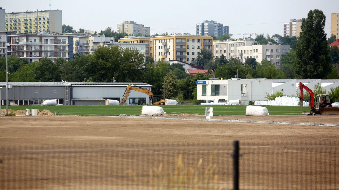 Miliarder skończył budować cztery boiska piłkarskie w Lublinie. Co jeszcze obiecał?