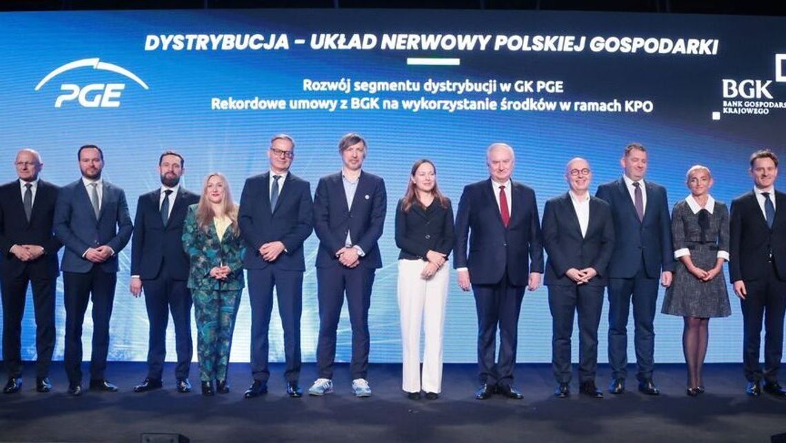 Miliardy w sieć i liczniki. PGE podpisała rekordową umowę Miliardy w sieć i liczniki. PGE podpisała rekordową umowę