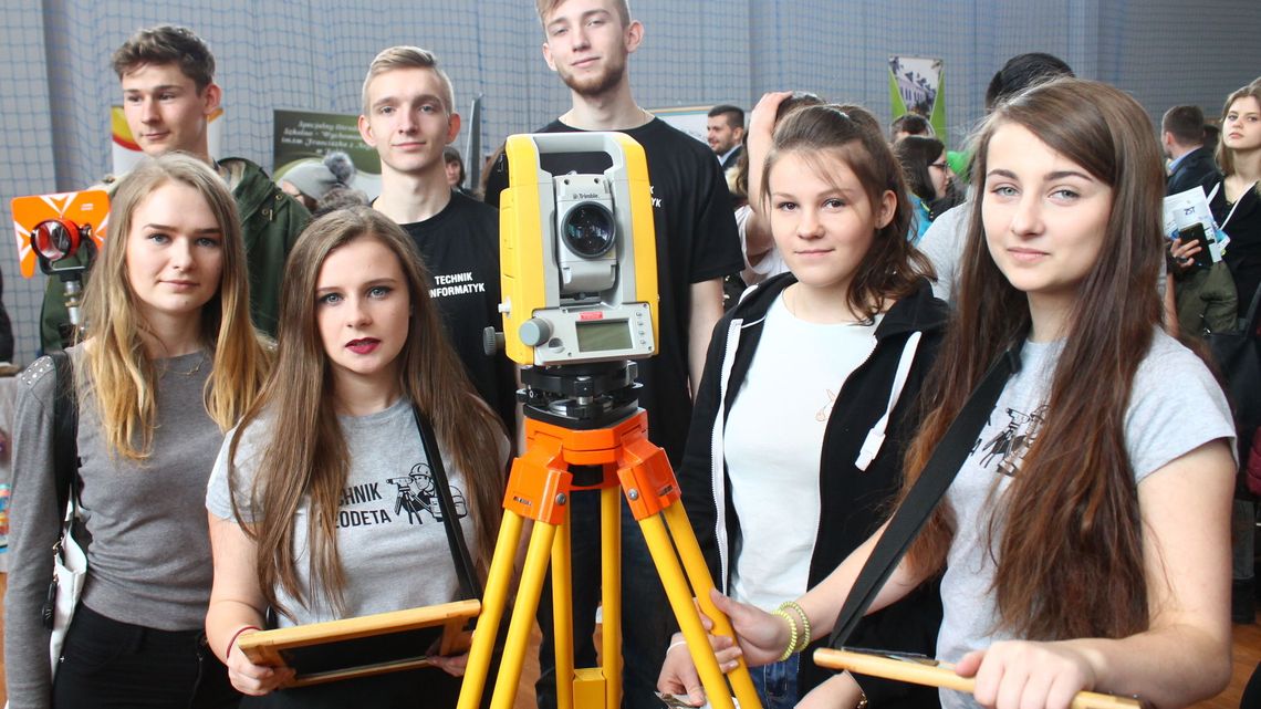 Miliony na sprzęt dla szkolnych pracowni w Puławach, Nałęczowie i Kazimierzu Dolnym