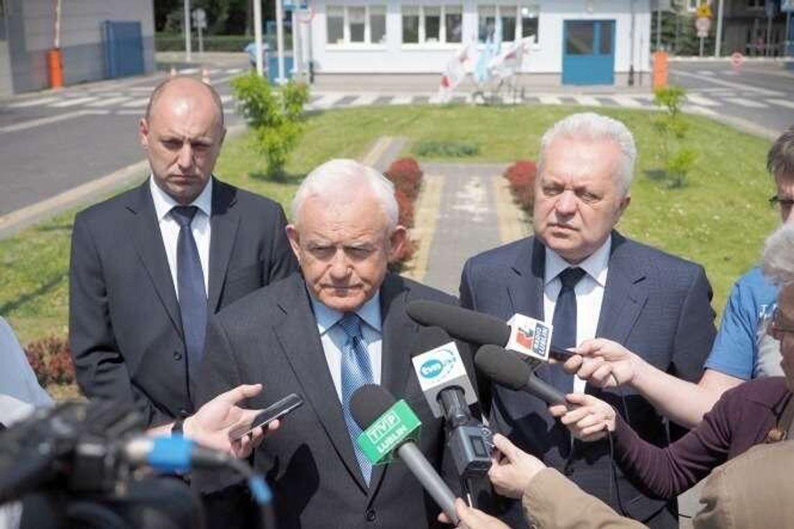 Miller w Świdniku o przetargu na śmigłowce i krytyce ze strony działaczy z Lublina