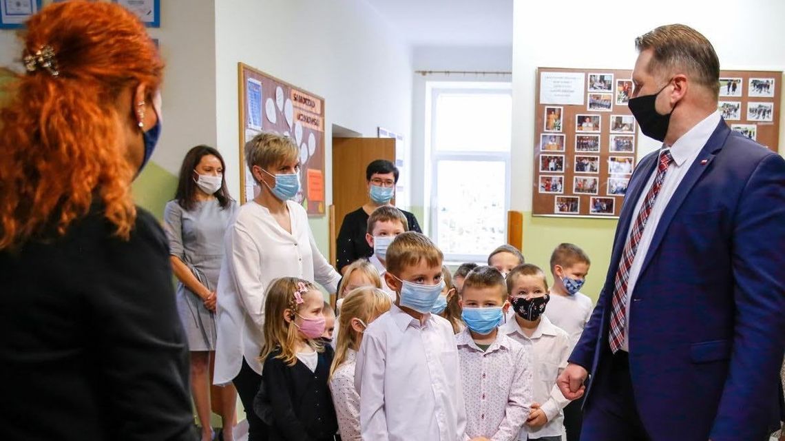 Minister Czarnek: „W piątek decyzja o powrocie dzieci do szkół” Minister Czarnek: „W piątek decyzja o powrocie dzieci do szkół”