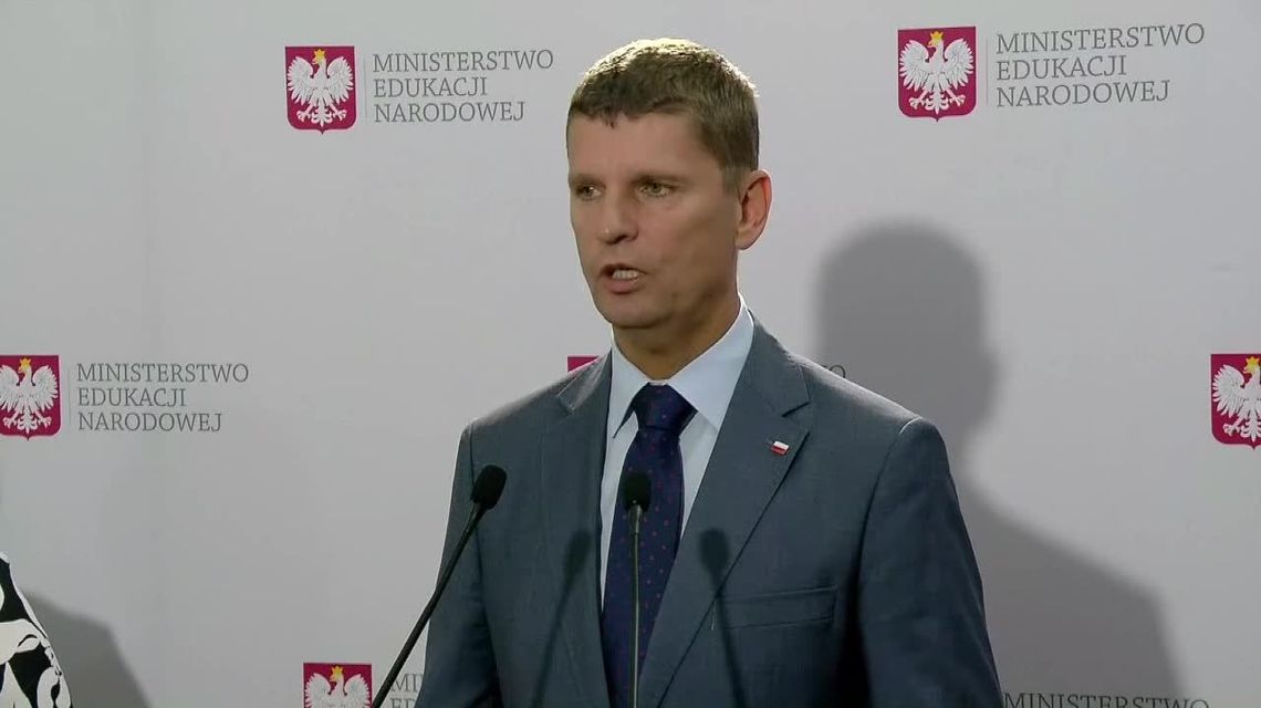 Minister edukacji: W razie zagrożenia epidemicznego możliwe nauczanie w modelu mieszanym lub zdalnym