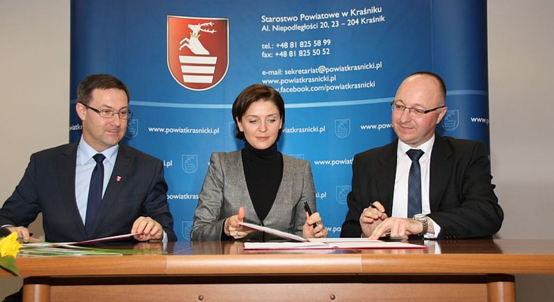 Minister Joanna Mucha w Kraśniku. W sprawie nowej sali gimnastycznej Minister Joanna Mucha w Kraśniku. W sprawie nowej sali gimnastycznej