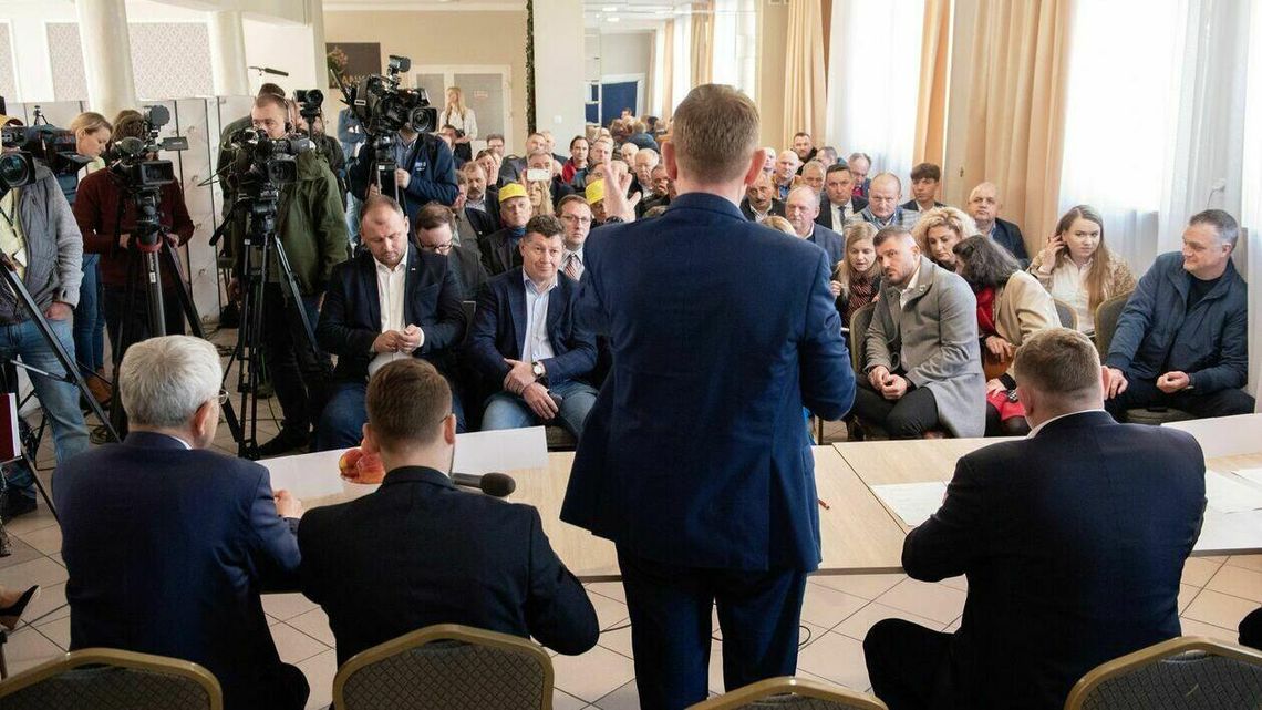 Minister przyjechał gasić rolniczy pożar. Jutro protest na granicy. Zdjęcia