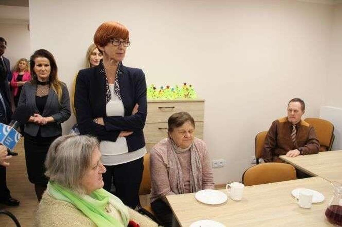 Minister Rafalska na otwarciu domu dla osób z zaburzeniami psychicznymi. "Jestem pod wrażeniem"