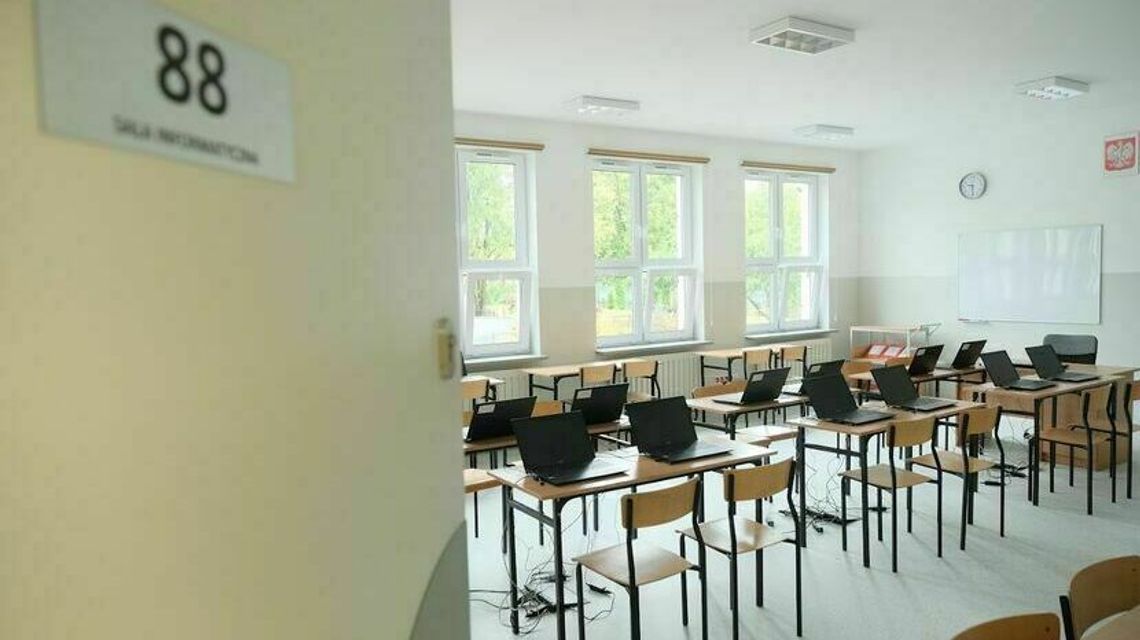 Ministerstwo Edukacji i Nauki podaje termin powrotu uczniów do szkół. Najmłodsi też zdalnie?