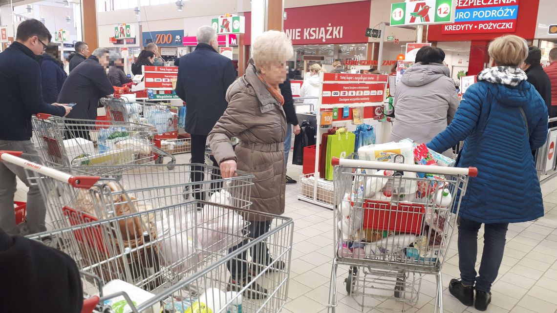 Ministerstwo Rozwoju: Nie ma mowy o zamykaniu sklepów