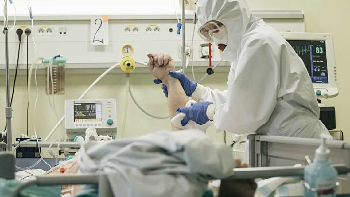 Ministerstwo Zdrowia: Omikron w niemal 70 proc. przebadanych próbek Ministerstwo Zdrowia: Omikron w niemal 70 proc. przebadanych próbek