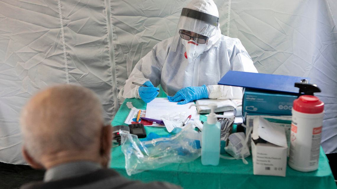 Ministerstwo Zdrowia uruchomiło zdalną pomoc medyczną w nocy i święta dla osób podejrzewających u siebie COVID-19