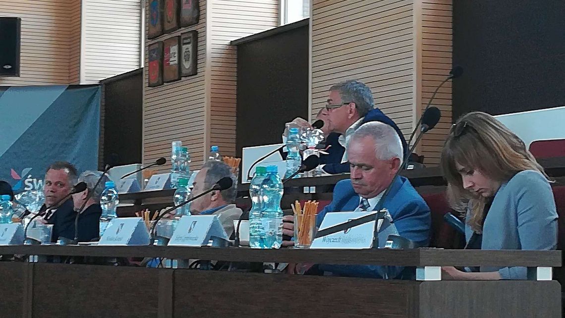 Minuta ciszy podczas sesji rady miasta. Radni uczcili pamięć tragicznie zmarłego kolegi