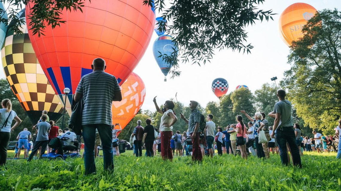 Mistrzostwa balonowe w Nałęczowie. Kolorowo na niebie [zdjęcia]