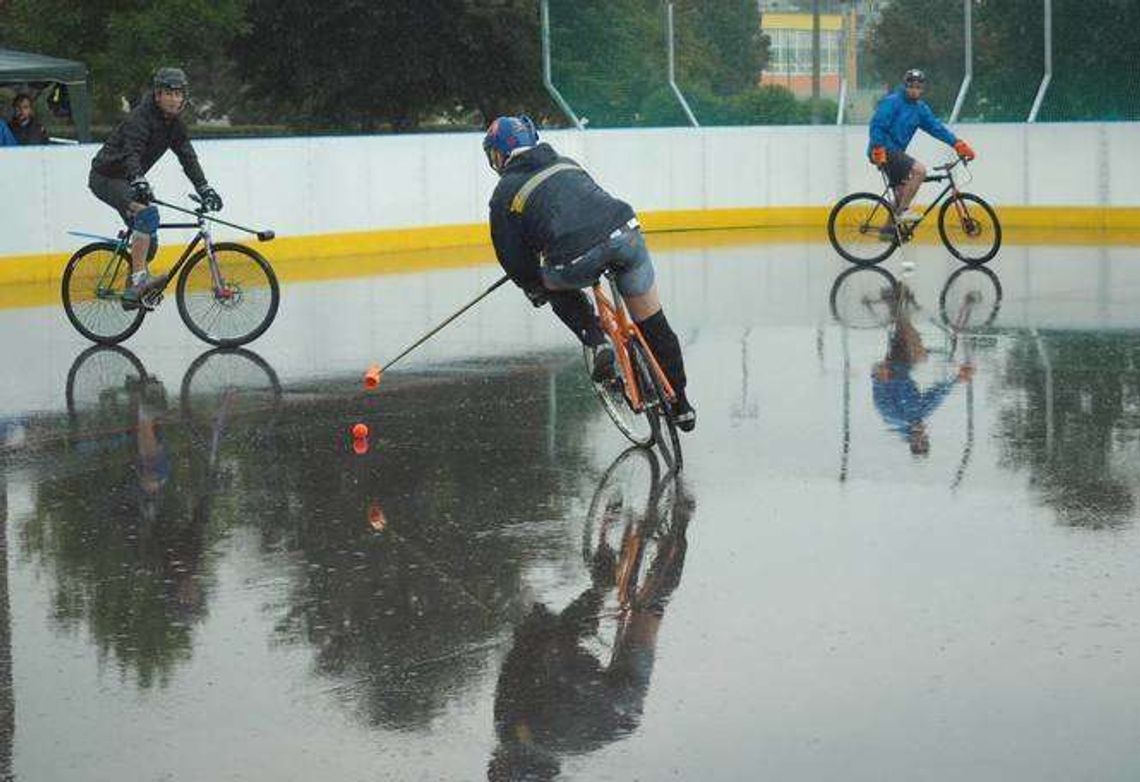 Mistrzostwa Polski Bike Polo w Lublinie. Mecze rozgrywane są na Czechowie