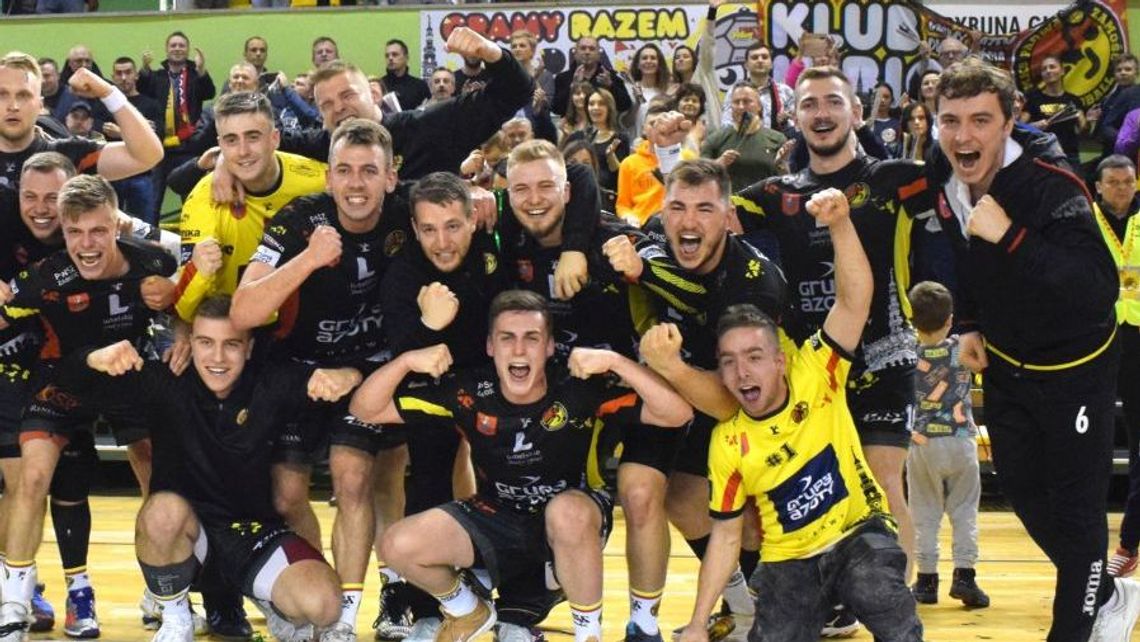 MKS Padwa znów zwycięża. Doping dodał im skrzydeł