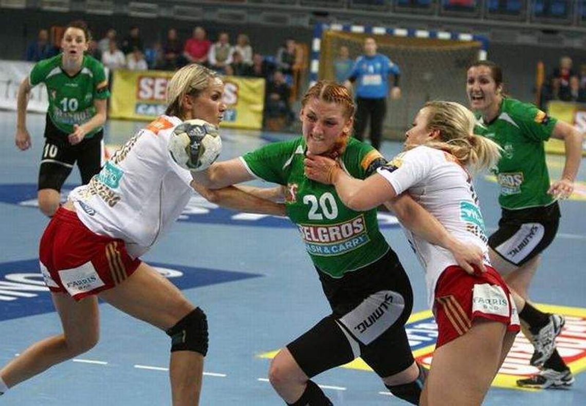 MKS Selgros przegrał w drugim meczu Ligi Mistrzyń z Larvikiem 23:28 (ZDJĘCIA)