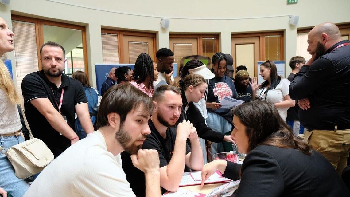 Młode pokolenie na rynku pracy: poszukiwane zawody, szanse i obawy