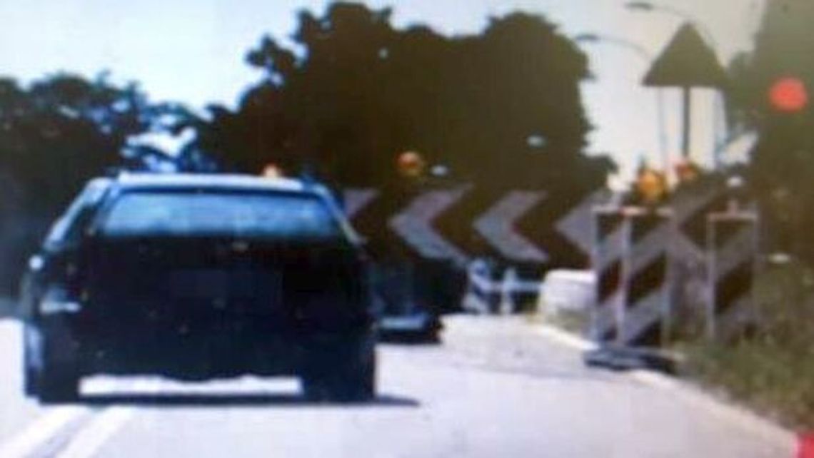 Młody kierowca BMW jest dobry w tę grę. W dwa dni uzbierał komplet punktów