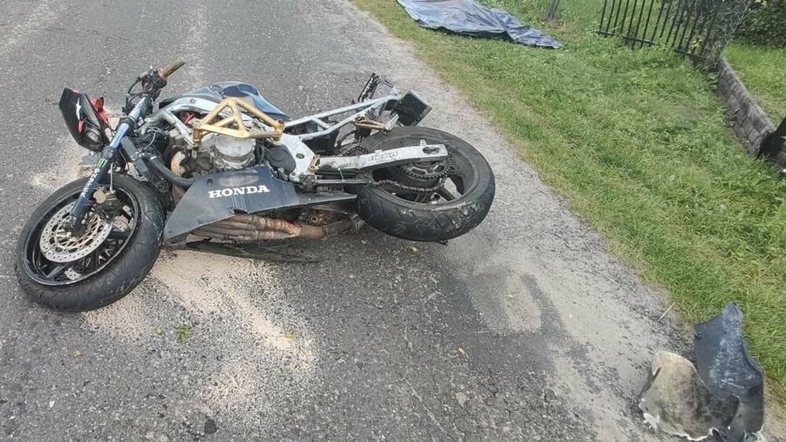 Młody motocyklista rozbił się na ogrodzeniu. Gdyby uszanował wyrok sądu, by żył