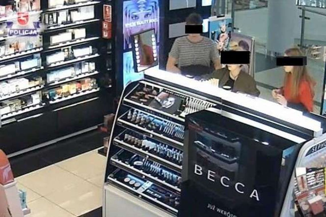 Młodzi mieszkańcy pow. lubelskiego wpadli na kradzieży perfum. Szukają pozostałych Młodzi mieszkańcy pow. lubelskiego wpadli na kradzieży perfum. Szukają pozostałych