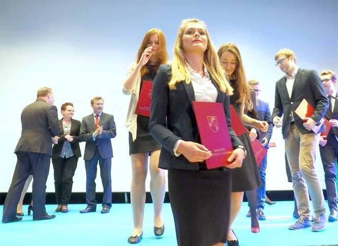 Młodzi zdolni. Stypendia dla 237 studentów z woj. lubelskiego (zdjęcia) Młodzi zdolni. Stypendia dla 237 studentów z woj. lubelskiego (zdjęcia)