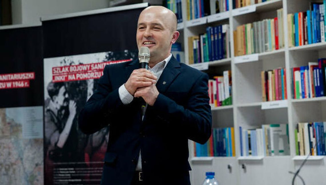 "Młodzież ubiera się nieprzyzwoicie". Radny widzi to na ulicach, a co ze szkołami? "Młodzież ubiera się nieprzyzwoicie". Radny widzi to na ulicach, a co ze szkołami?