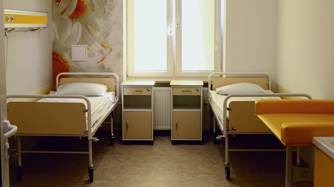 Mniej łóżek w puławskim szpitalu. "Z części możemy zrezygnować"