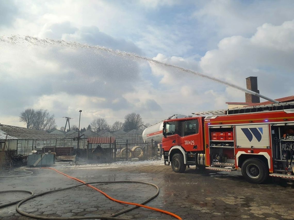 Mniej wyjazdów, ale więcej pożarów. Strażacy z Zamościa podsumowali 2025 rok