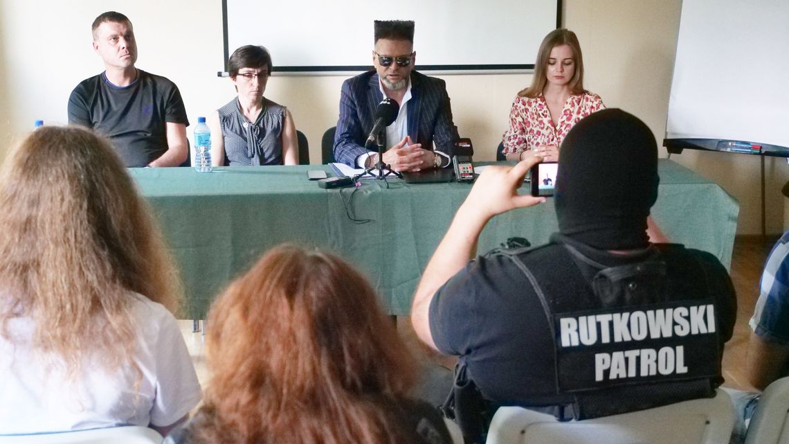 Mobbing w szkole. Kto jest ofiarą, a kto sprawcą? Rodzicom pomaga Krzysztof Rutkowski