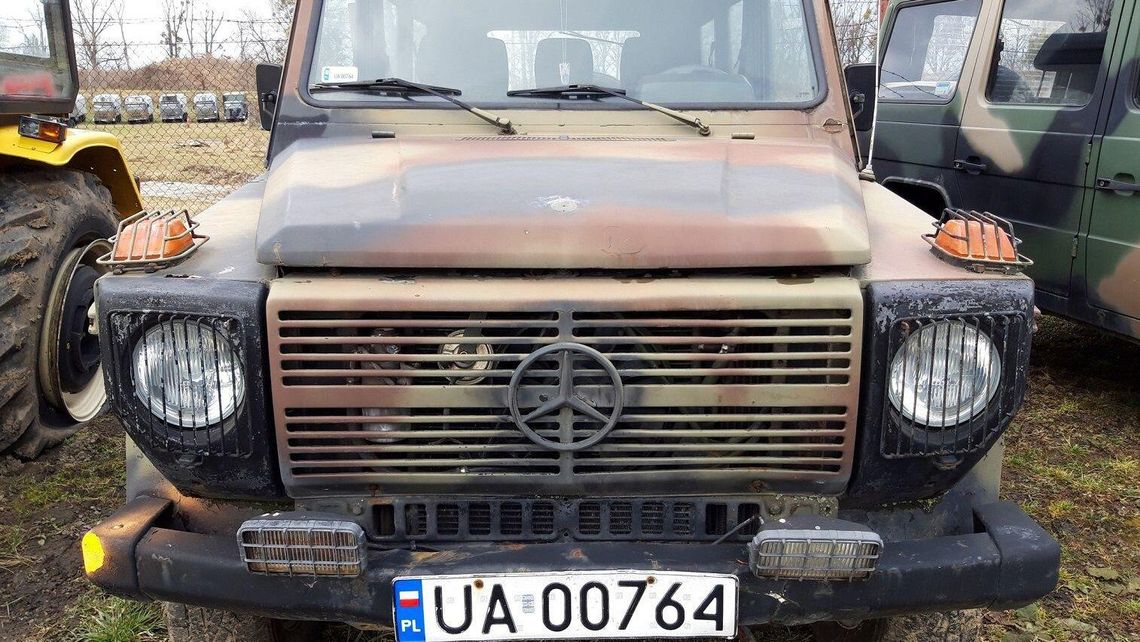 Mobilne poczty i „buchanka”. Wojsko wyprzedaje cuda motoryzacji