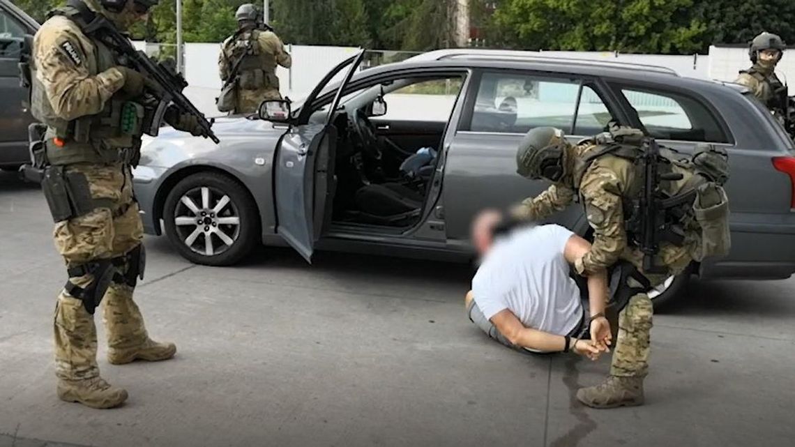 Mocny cios w narkobiznes. Śledczy z Lublina rozbili gang przemytników [wideo]