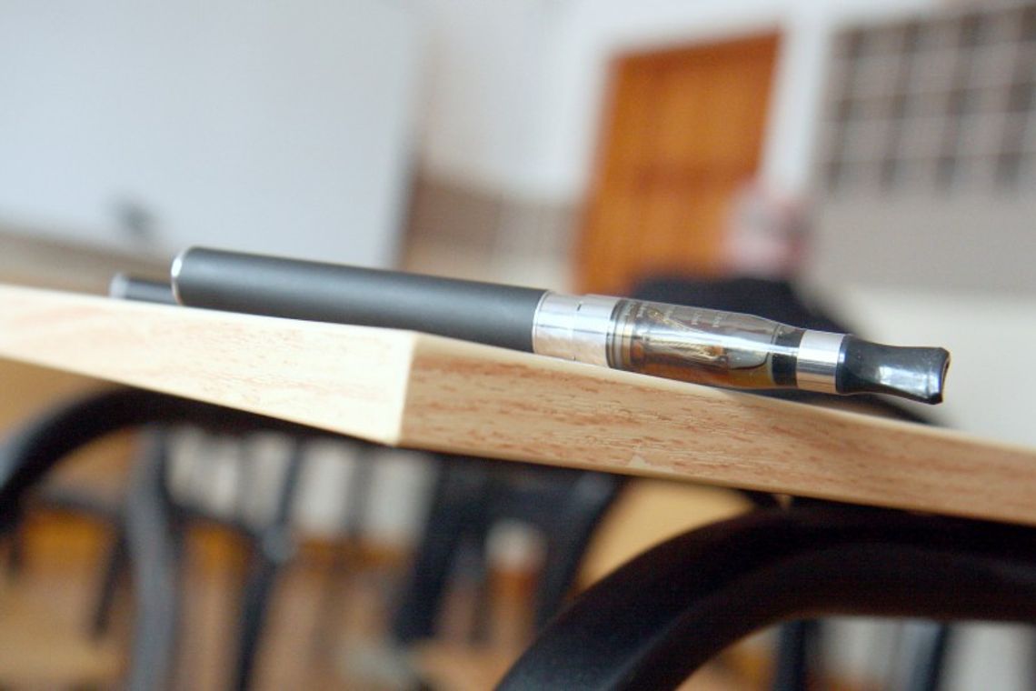 Moda na nałóg. Lubelskie szkoły zaczynają walkę z e-papierosami Moda na nałóg. Lubelskie szkoły zaczynają walkę z e-papierosami