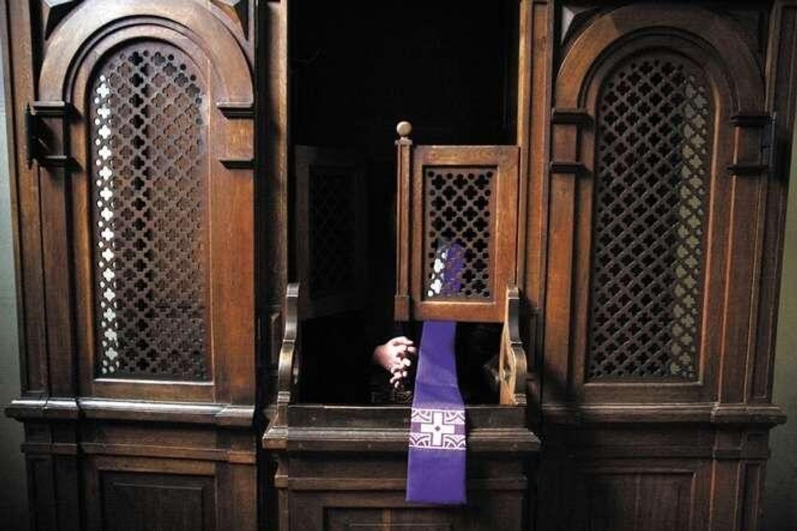 Modlitwa zamiast lekcji. Dyskusja po wpisie na Facebooku lubelskiego liceum