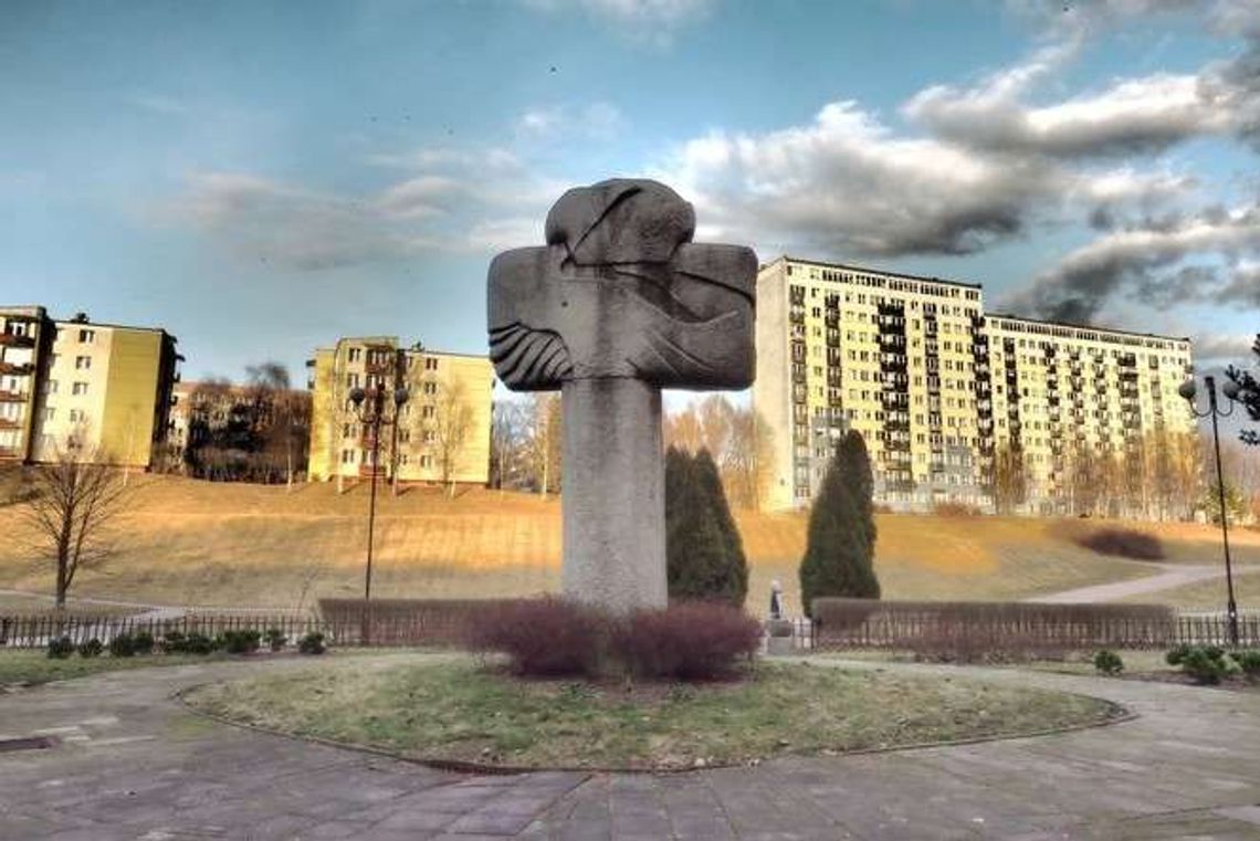Mogiła więźniów Zamku Lubelskiego do renowacji Mogiła więźniów Zamku Lubelskiego do renowacji